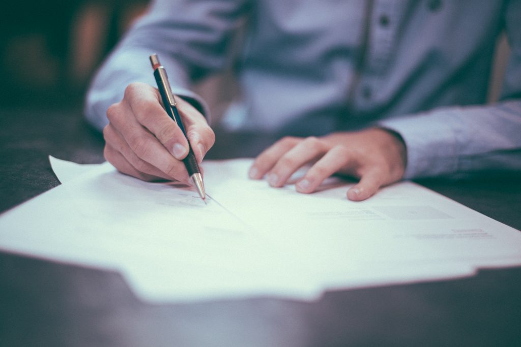 Consulta Gratuita con los Mejores Abogados Para Proceso de una Demanda por Lesiones en un Accidente, Responsable de Accidente y Lesiones Cercas de Mí en Lomita California